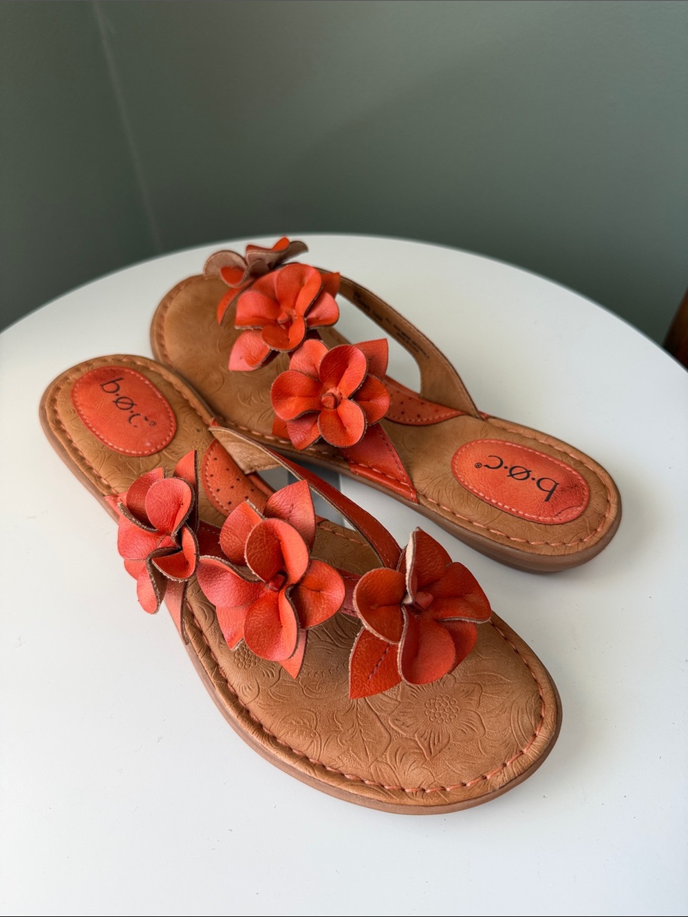 b.o.c. Adie 3D Floral Thong Sandals Women’s Orange Resort Wear Flip Flop 9M
